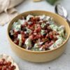 klassisk broccolisalat med bacon