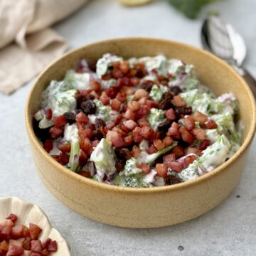 klassisk broccolisalat med bacon