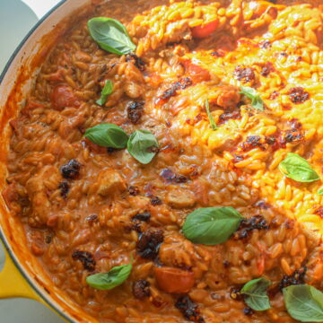 orzo med kylling og tomat