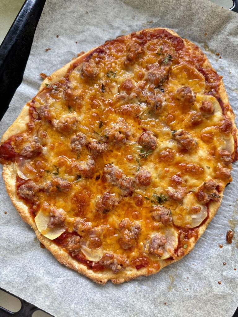 pizzabund med hytteost