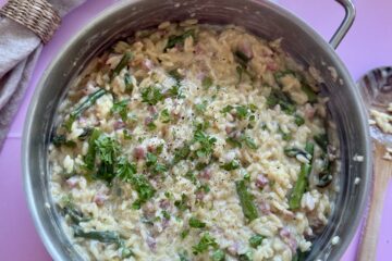 One pot orzo med bacon og asparges 1