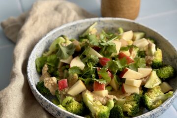 Broccolisalat med gomadressing 2