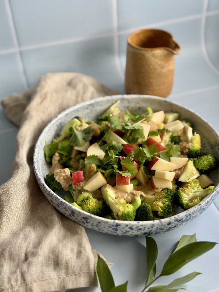 Broccolisalat med gomadressing 2
