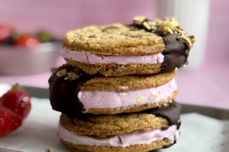 cookie sandwich is
