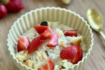 Rørt is a la jordbærkage