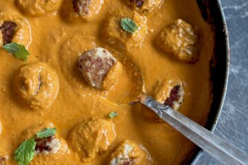 butter chicken med kødboller - nem opskrift