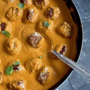 butter chicken med kødboller - nem opskrift