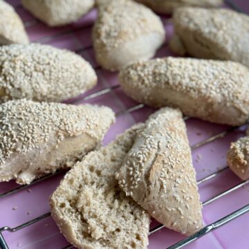 Koldhævede boller med ølandshvede