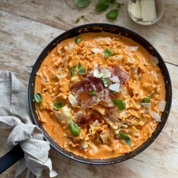 Pasta med cremet peberfrugtsovs