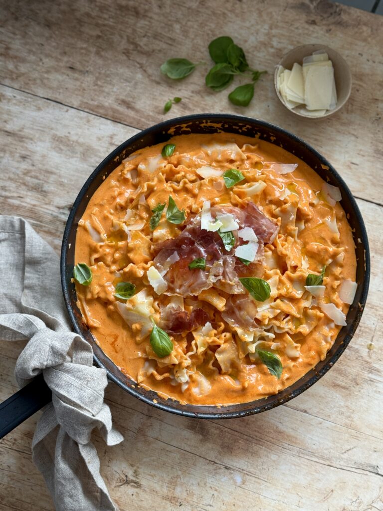 Pasta med cremet peberfrugtsovs