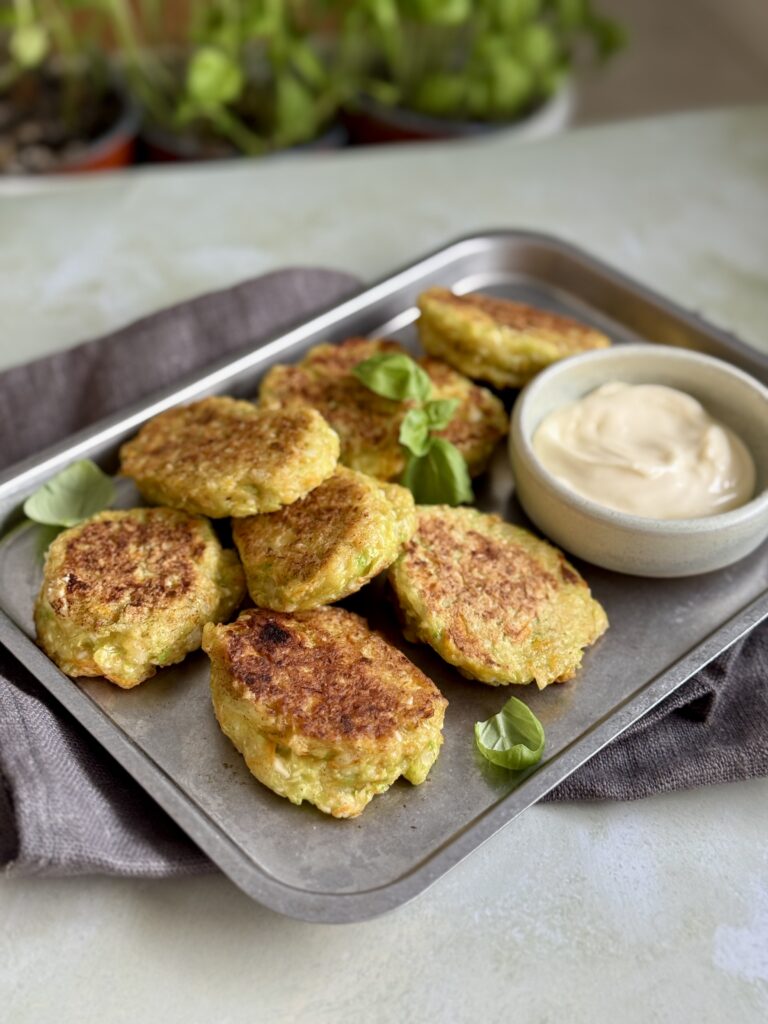 Spidskålsfrikadeller - opskrift til mere grønt