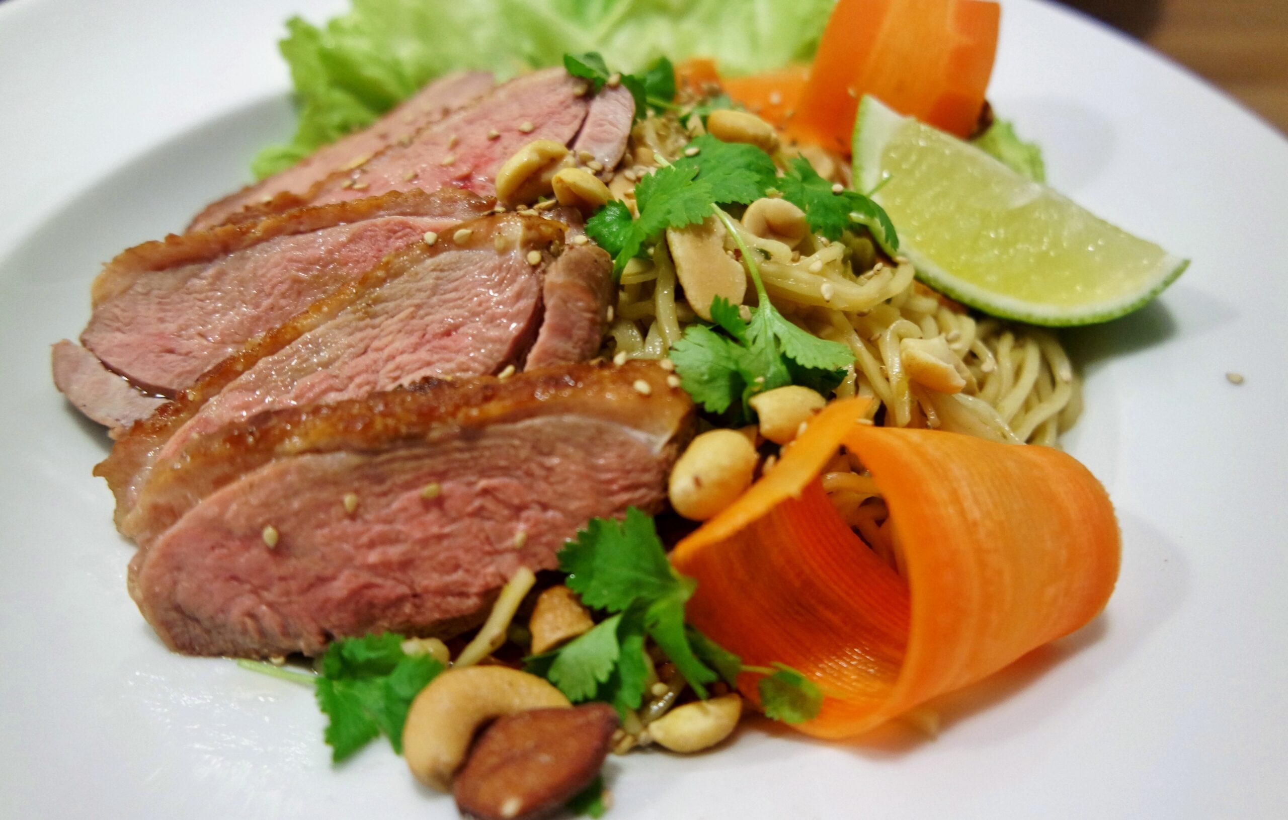 Asiatisk nudelsalat med andebryst