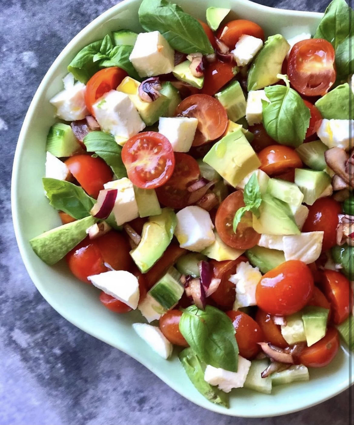 Avokado og tomatsalat