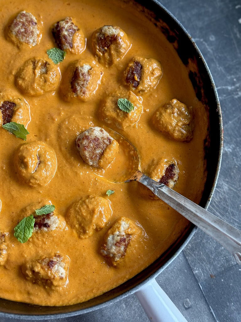 butter chicken med kødboller - nem opskrift