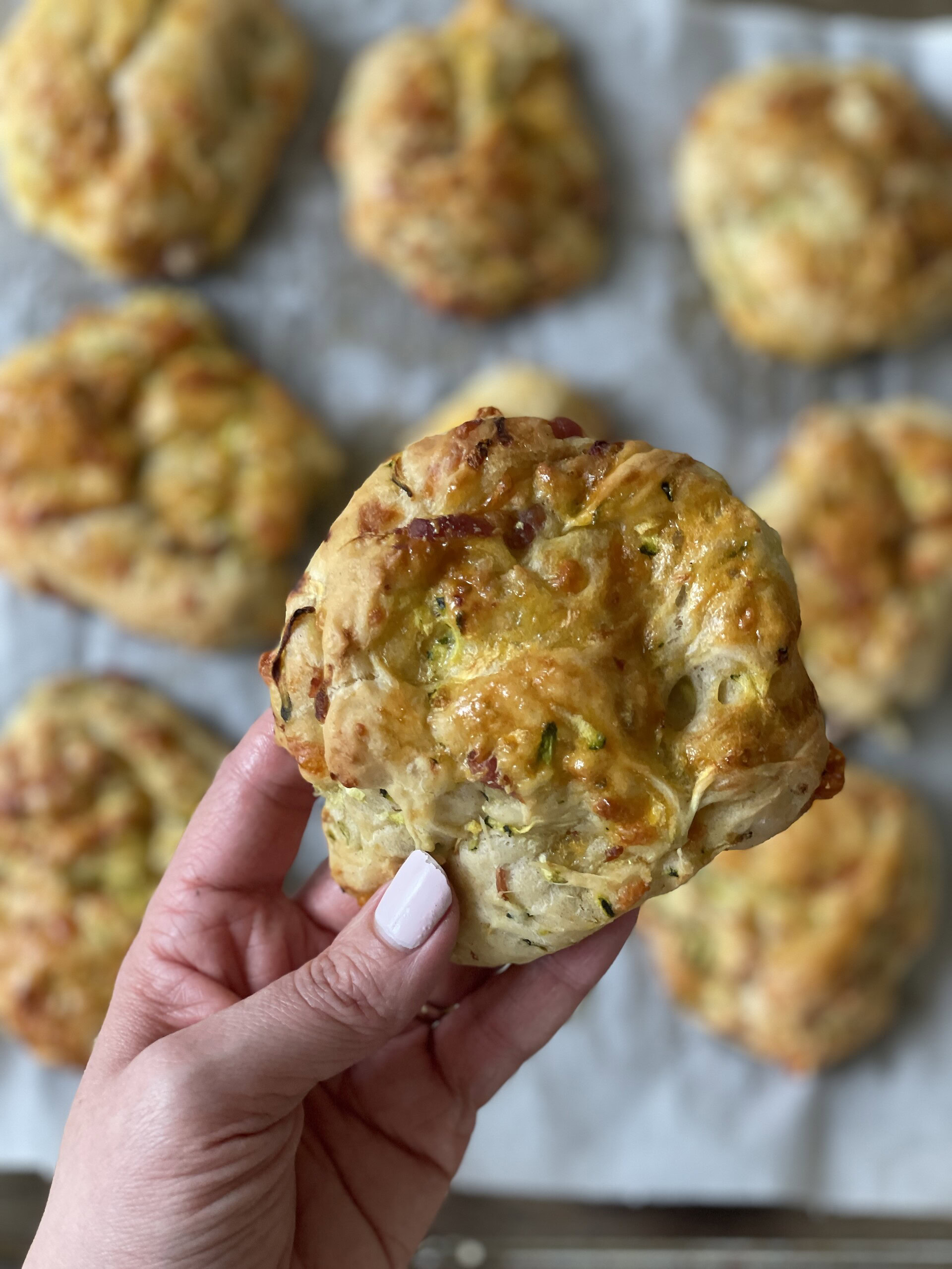 Lækre madpakkeboller med squash, bacon og ost