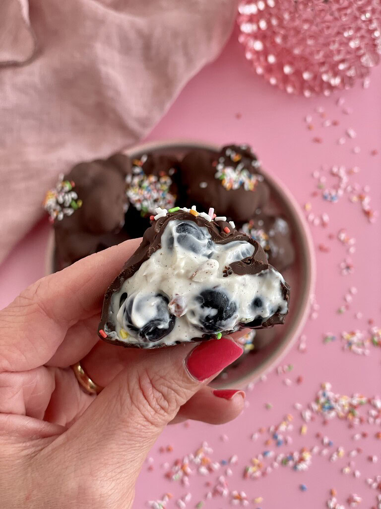 Lækre hapser med blåbær, yoghurt og chokolade