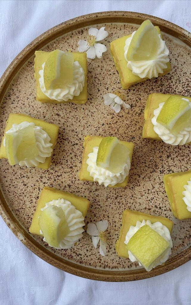 Små citronkager med frosting