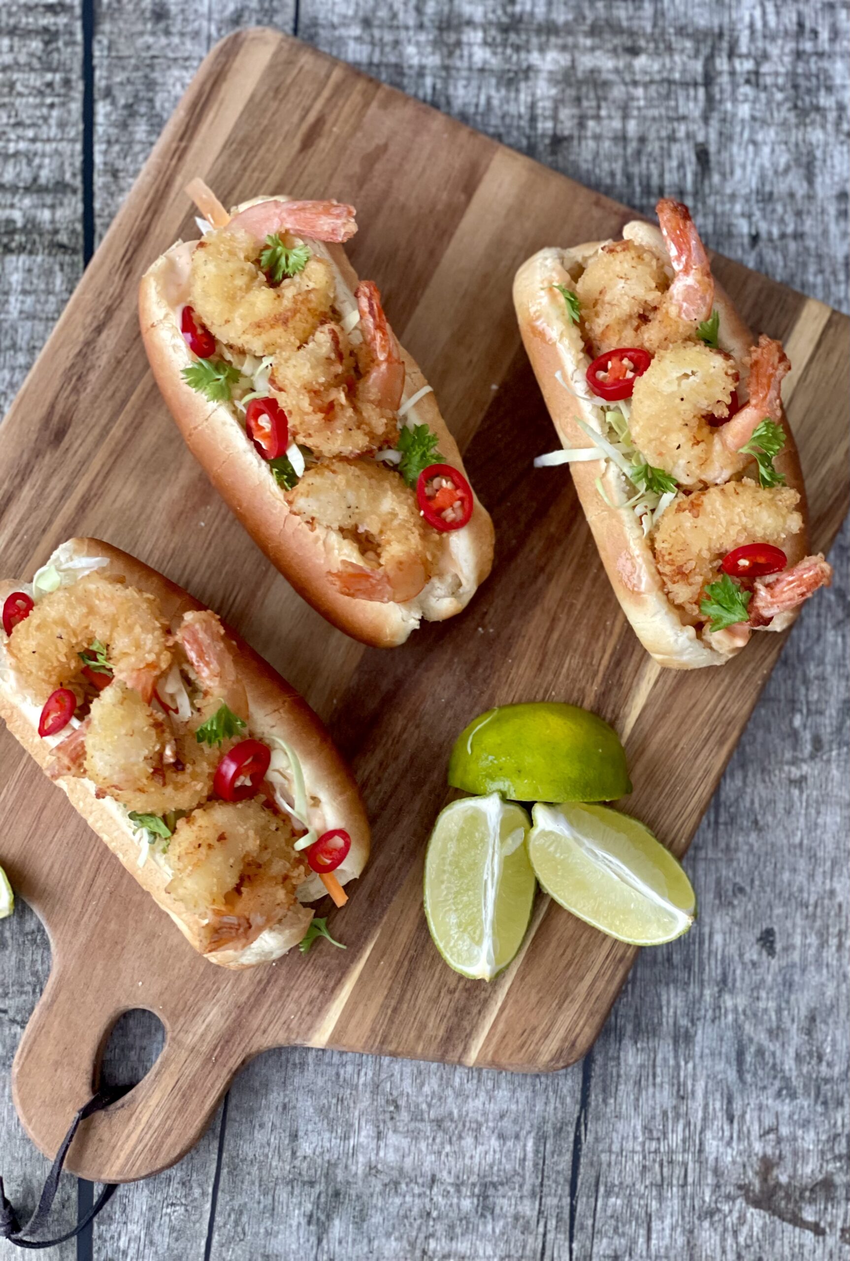 Dybstegte tigerejer i hotdogs