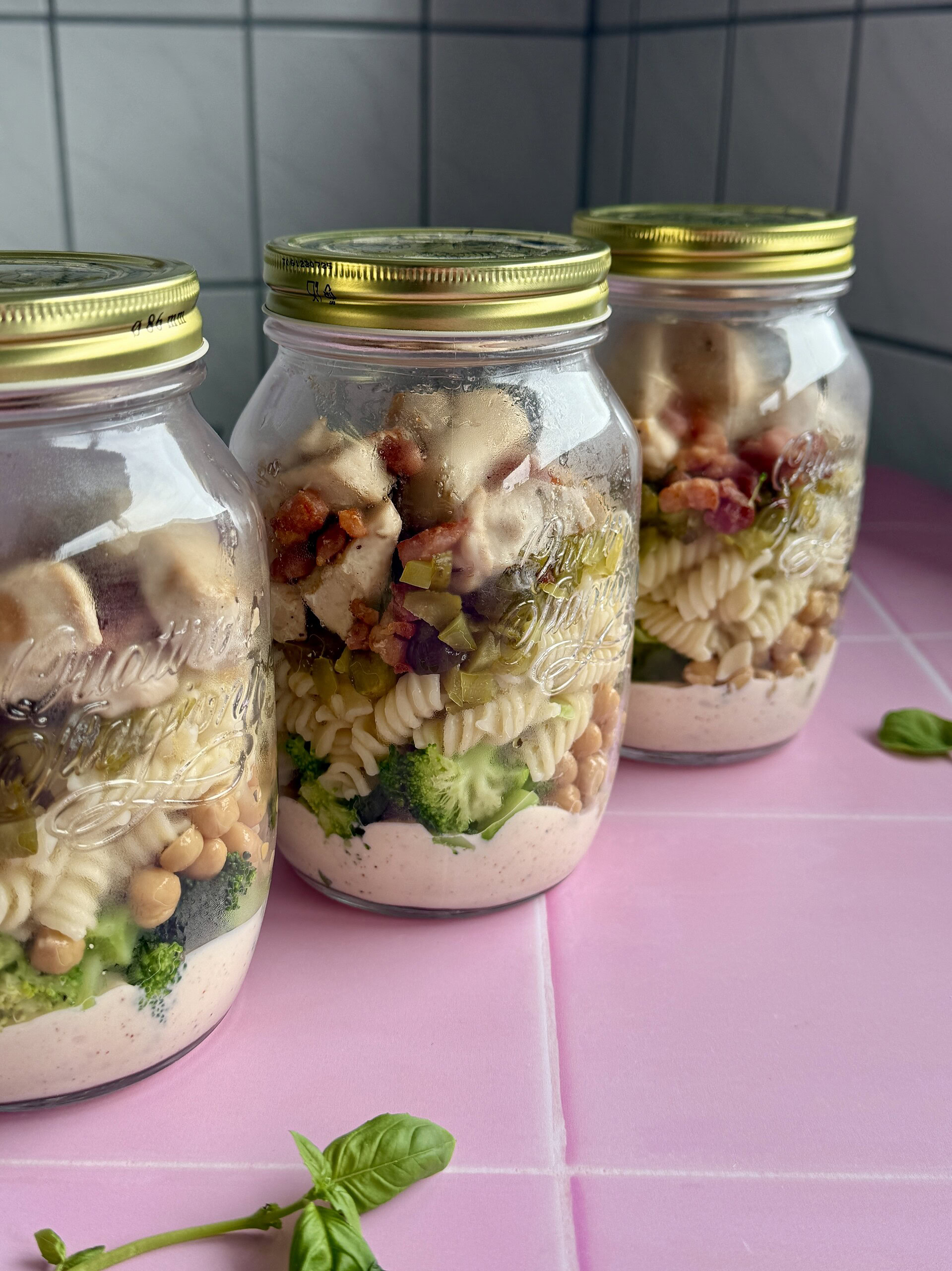 Pastasalat 'to go' med kylling og bacon