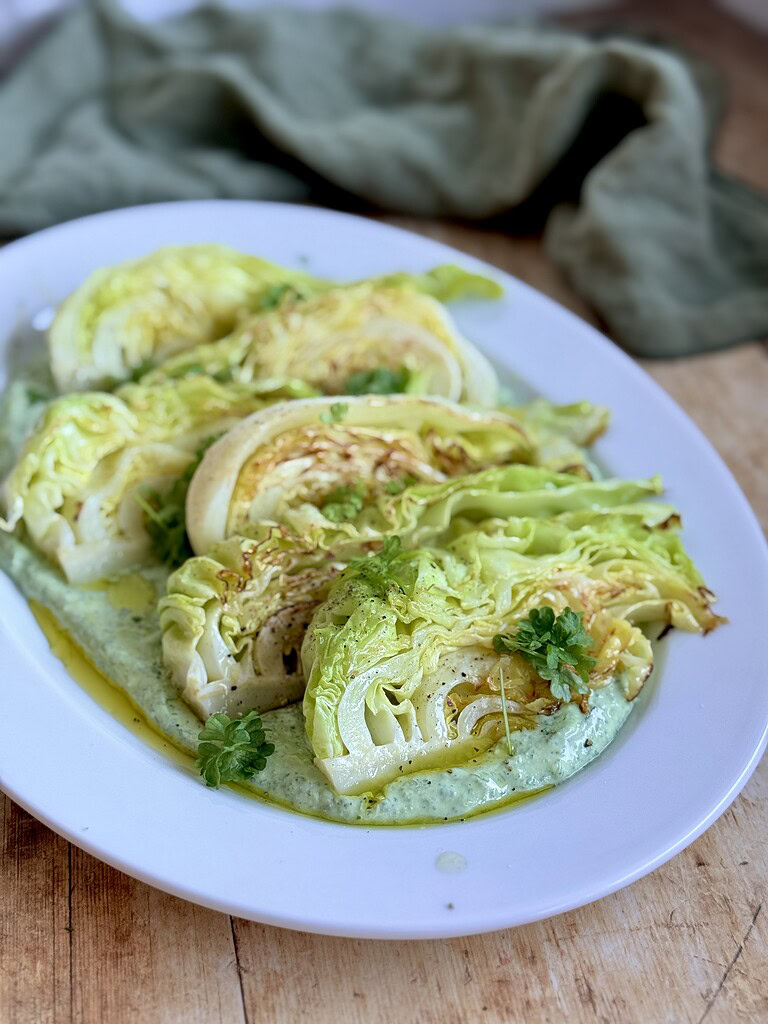 Stegt spidskål med proteinrig urtecreme 2