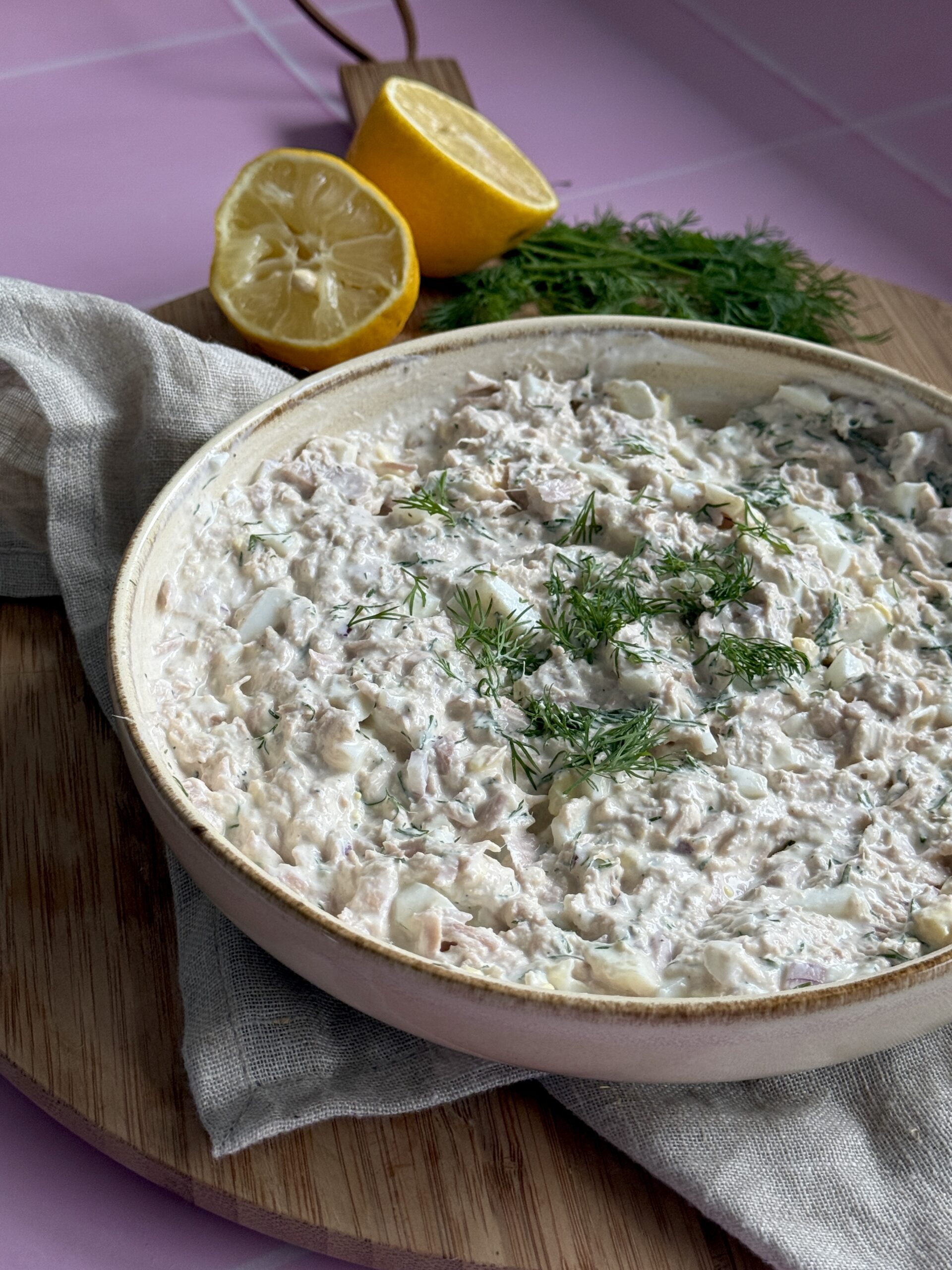 Cremet tunsalat med æg