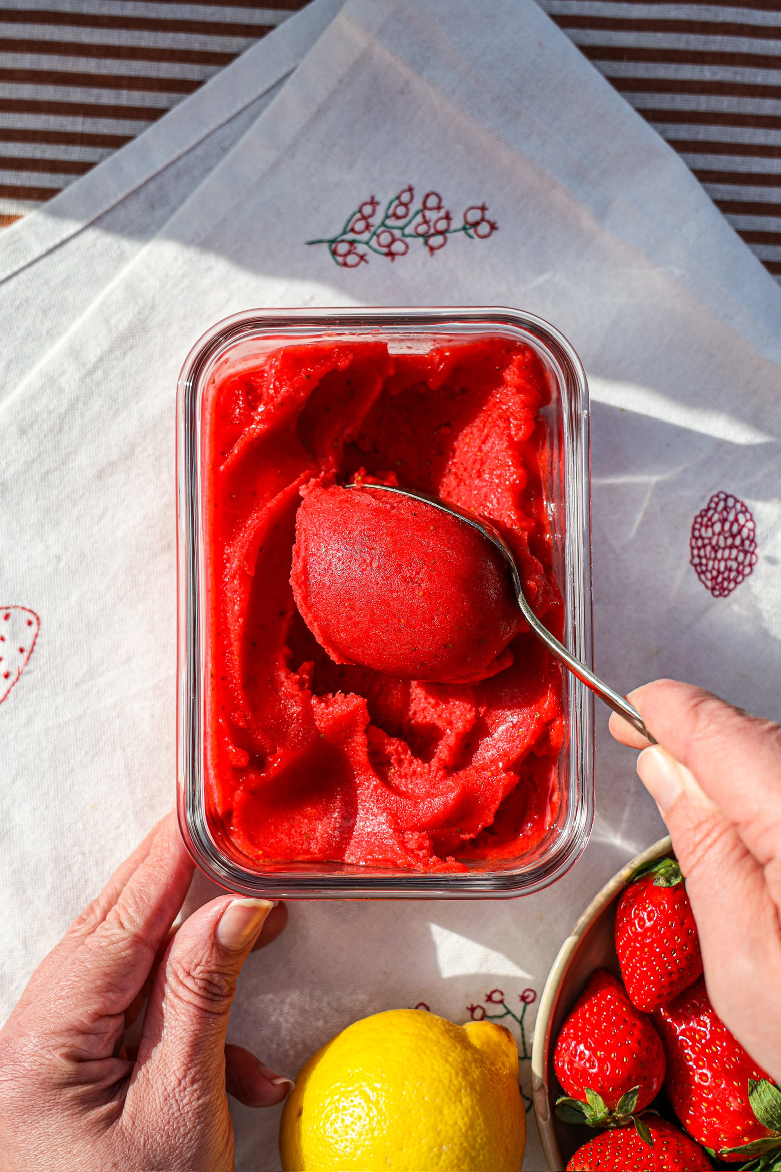 Jordbær sorbet med 3 ingredienser