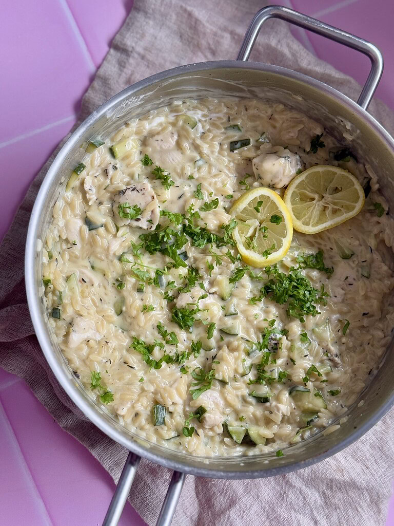 one pan cremet orzo med kylling og citron
