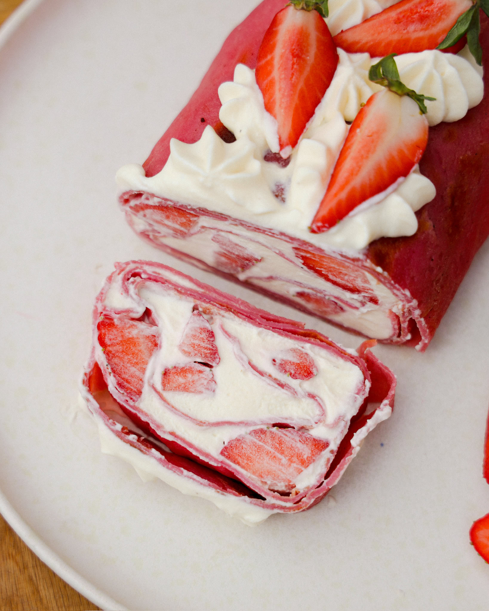 Pandekage roulade med jordbær
