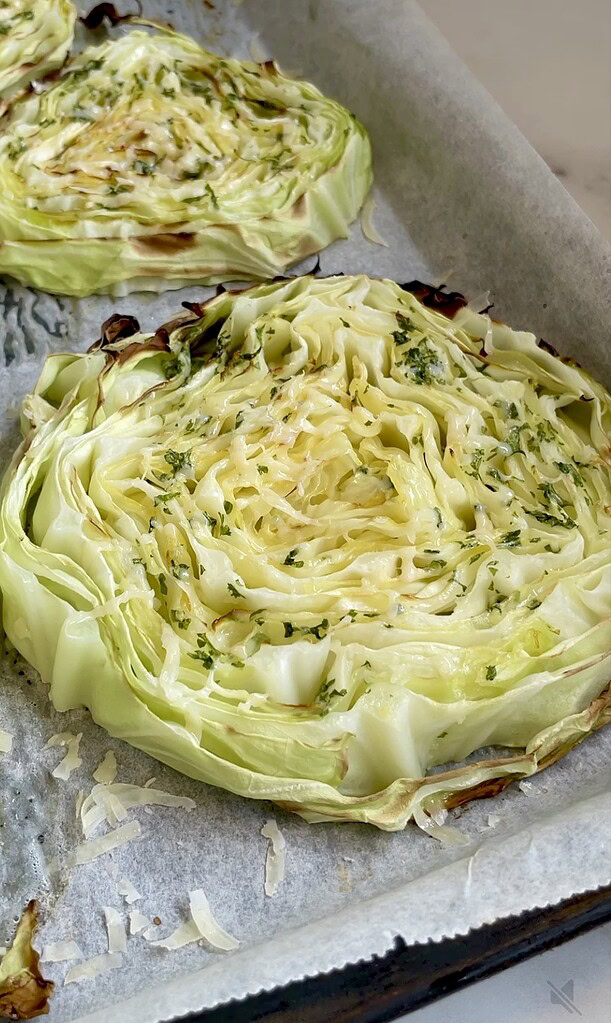 spidskål med hvidløgssmør - bagt i ovn