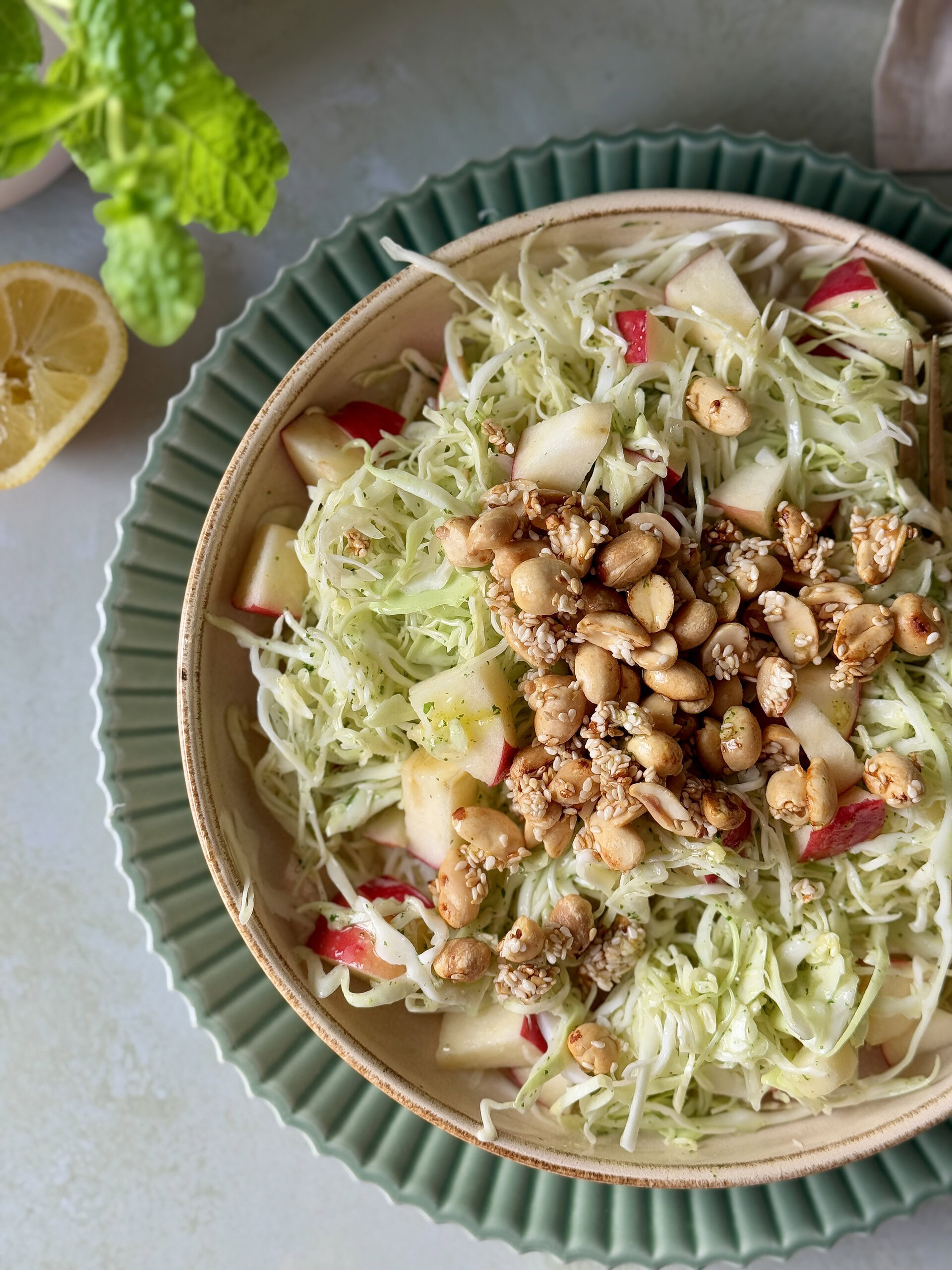 spidskålssalat med mynte vinaigrette