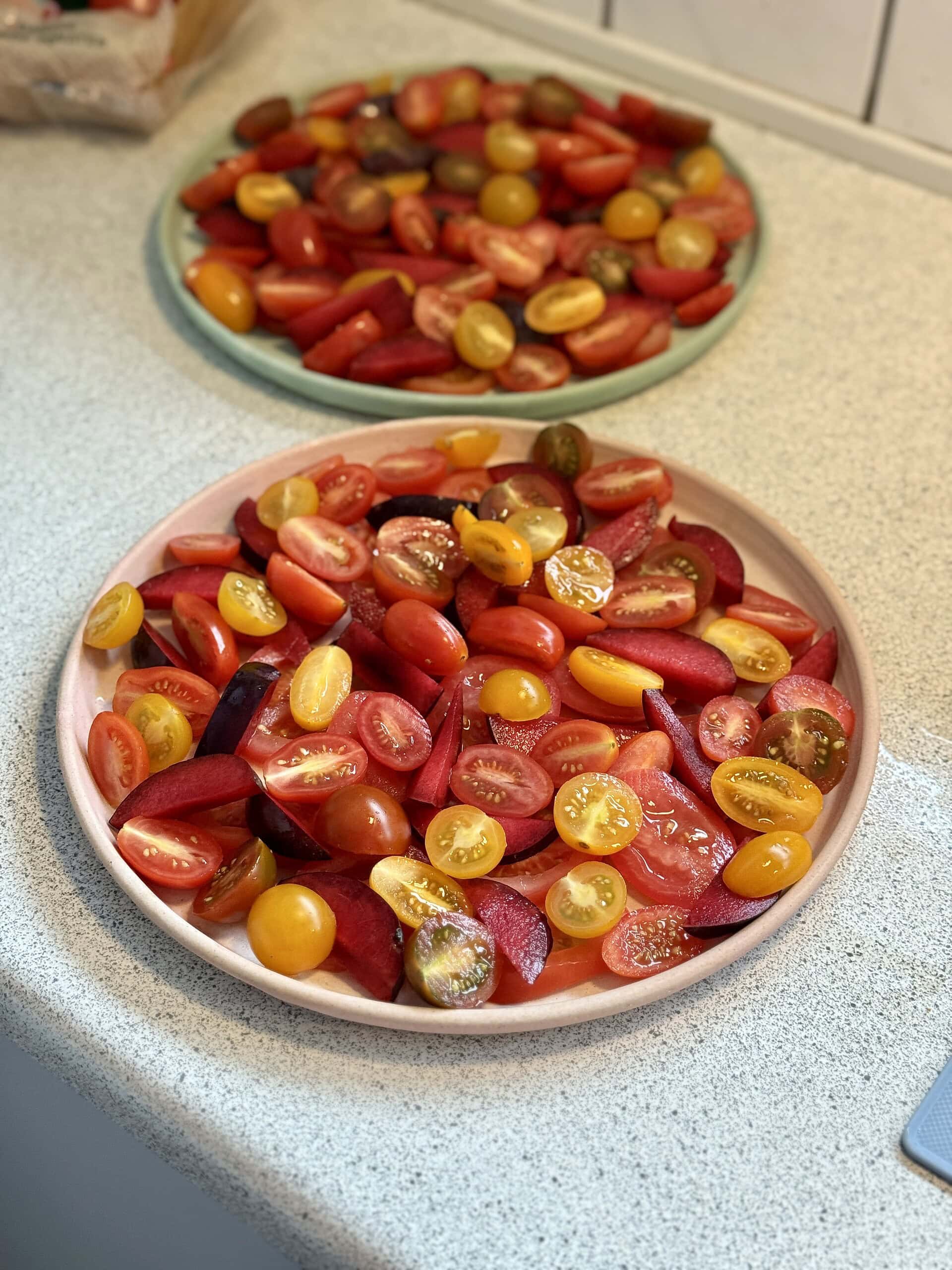 tomat- og blommesalat med burrata 2