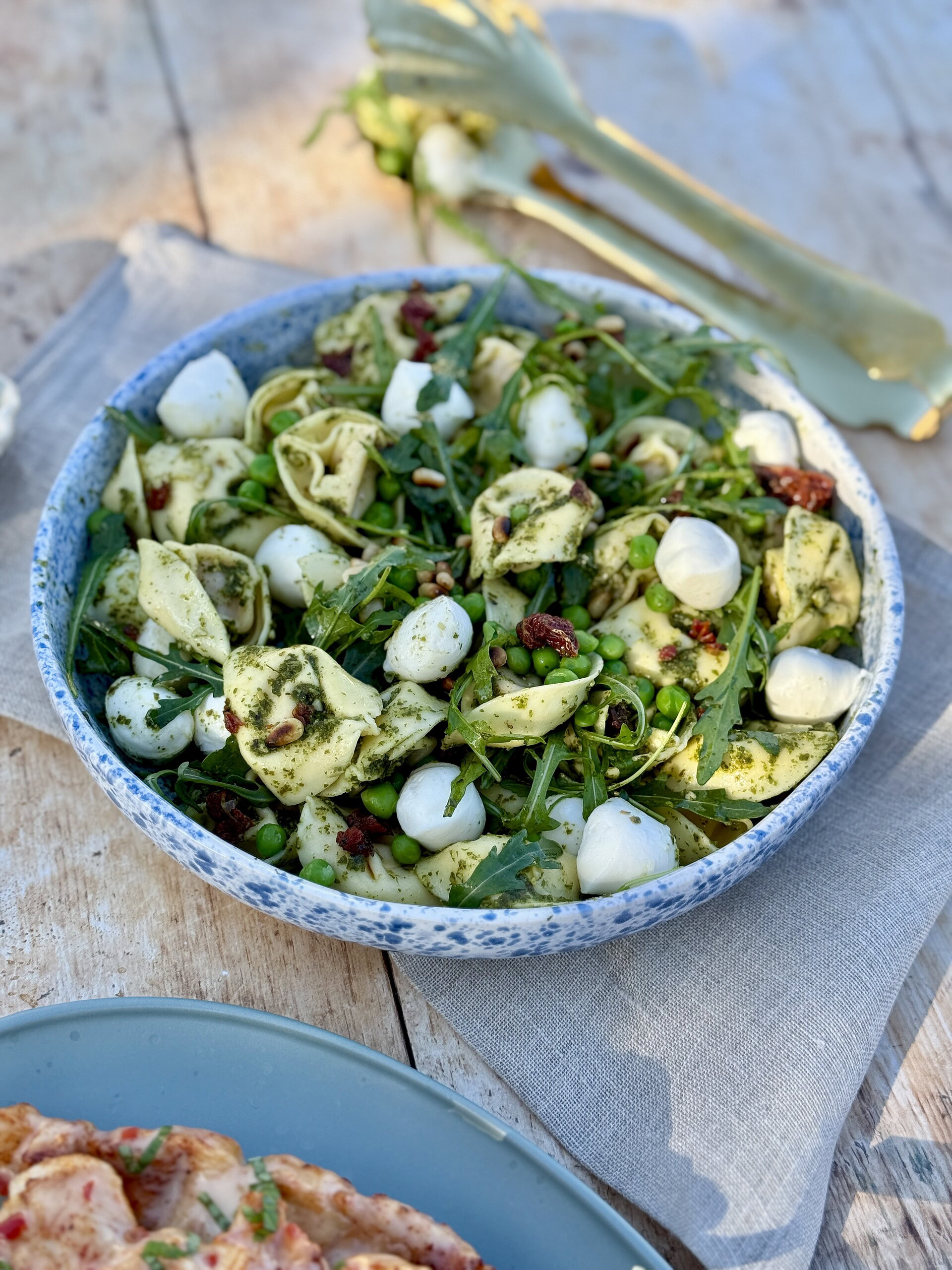 tortellinisalat med pesto og ærte 5