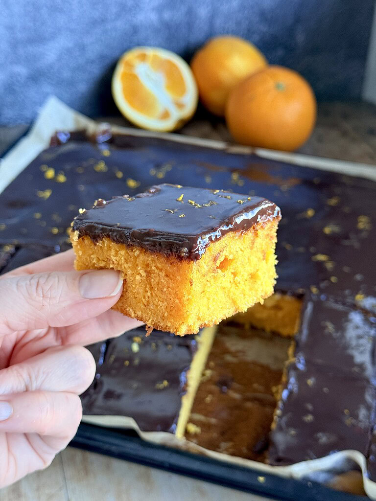 appelsinkage med chokolade (i bradepande)