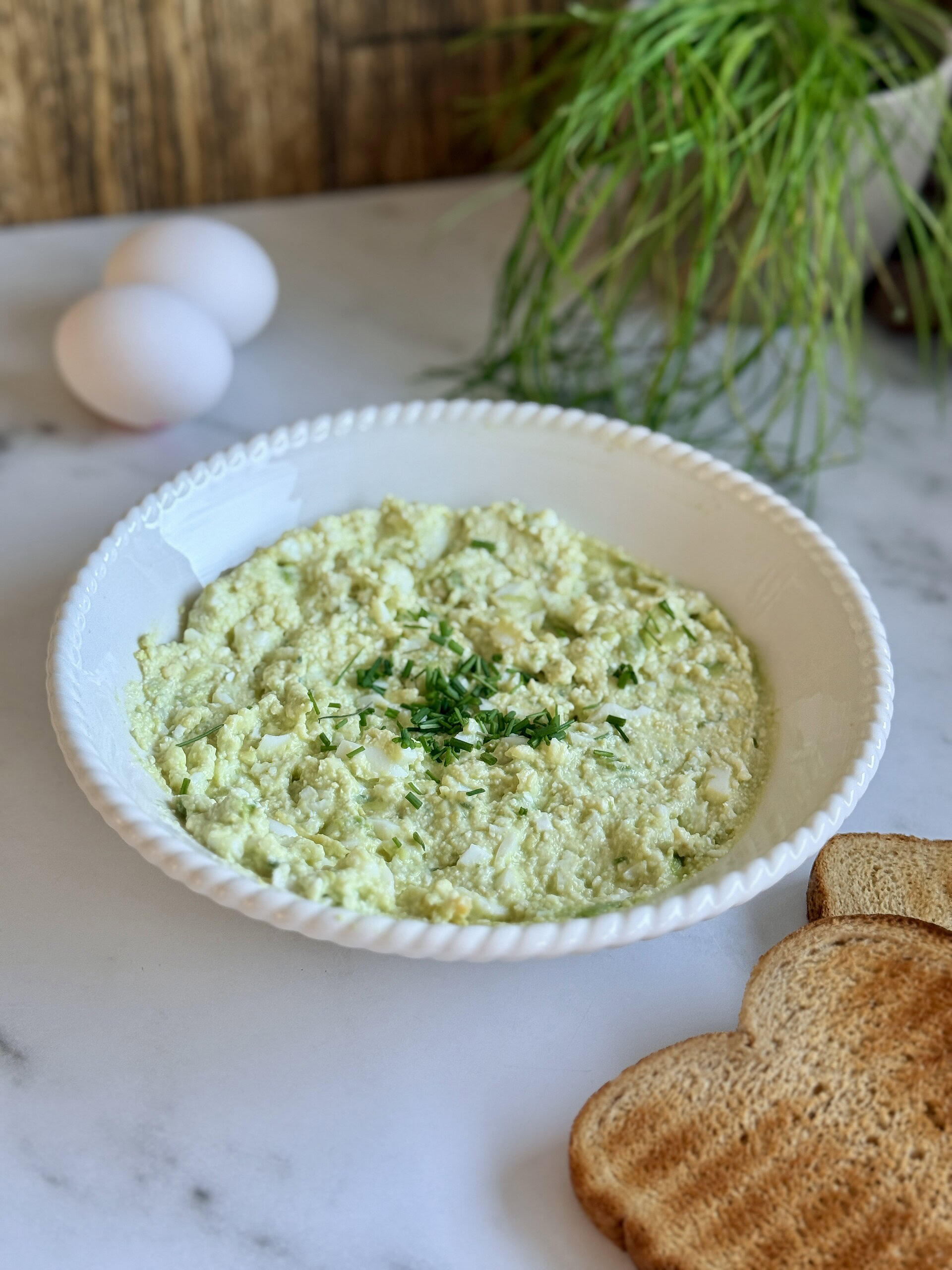 Cremet pålægscreme med avocado, hytteost og æg