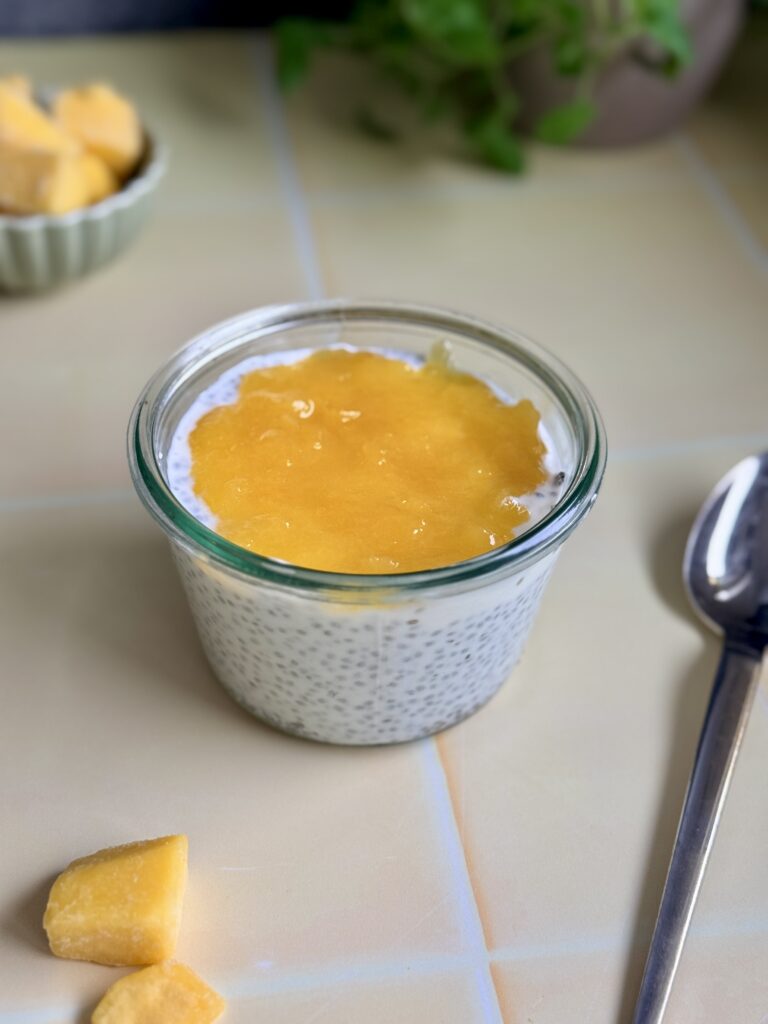 Chiagrød med mango