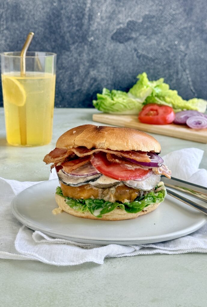 Cheeseburger på grill